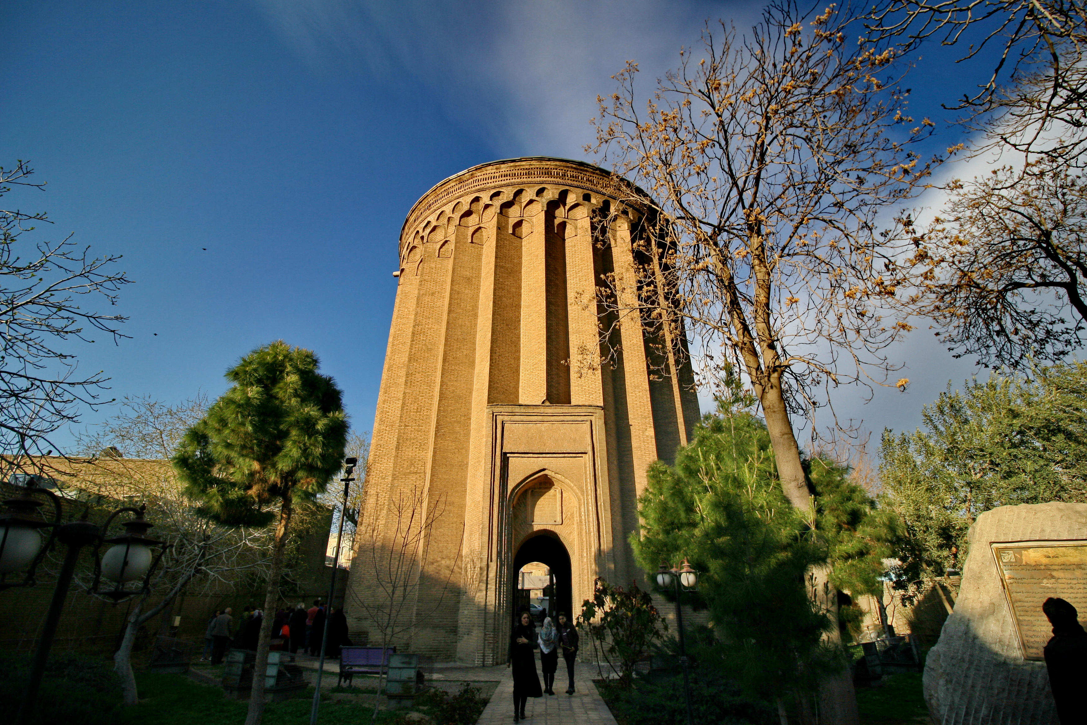برج طغرل شاهکار معماری دوران سلجوقی